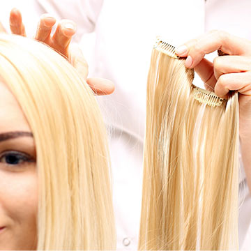 Doczepianie i przedłużanie włosów – popularne metody