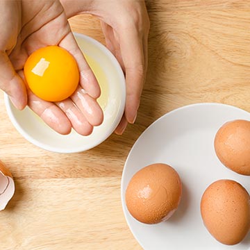 Maseczka z jajka na włosy – niezawodny domowy kosmetyk