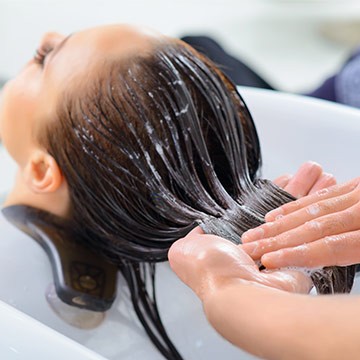 Czy warto stosować zabiegi pielęgnacyjne na włosy? 7 najważniejszych argumentów na tak