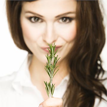 Gałązki rozmarynu – idealne kosmetyki naturalne