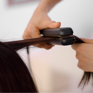 Keratynowe prostowanie włosów – wszystko o zabiegu